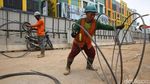 Kerja Keras di LRT Kelapa Gading