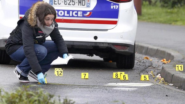 Seorang Pria Ditembak Mati di Bandara Paris