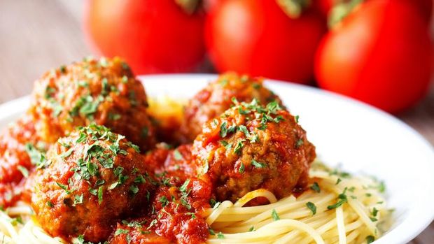 italian meatballs with spaghetti
