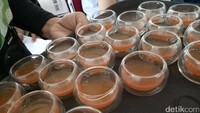 Selain enak diseduh dengan air hangat dan dingin. Teh juga bisa jadi minuman beralkohol seperti sangria ini.