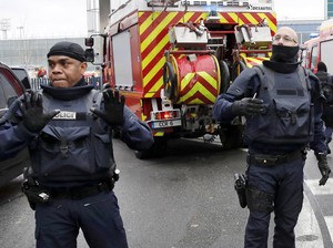Perebut Senjata di Bandara Paris Adalah Zied B, Buron Polisi