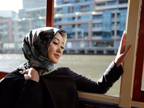 Dian Pelangi & Barli Asmara Cari Inspirasi dari Pasar Sampai Naik Cruise