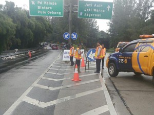 Kembali Direndam Banjir, Terowongan Tol Cikunir Ditutup