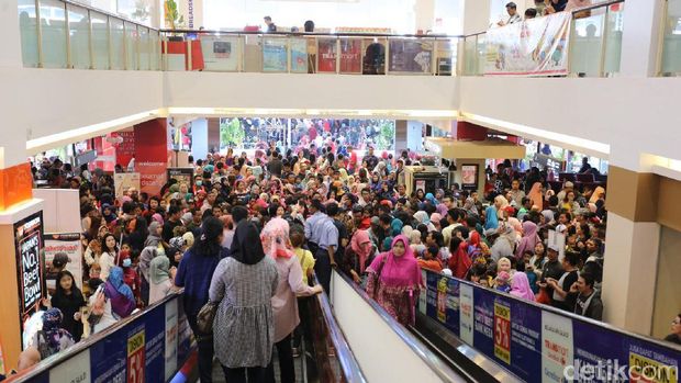 Fans Padati Transmart untuk Hadiri 'Hangout Bareng Artis MD Entertainment'