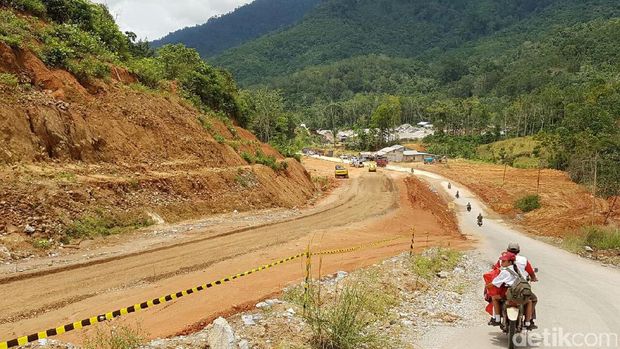 Jalan perbatasan di Kalimantan