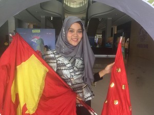 Mahasiswi S2 Tampilkan Bakat Tari Colour Guard di Audisi Sunsilk Hijab Hunt