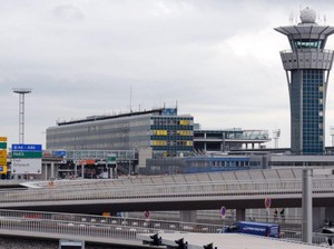Pria Perebut Senjata di Bandara Paris Diduga Terkait Radikalisme