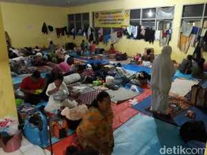 Banjir, Ratusan Warga Kabupaten Bandung Kembali Mengungsi