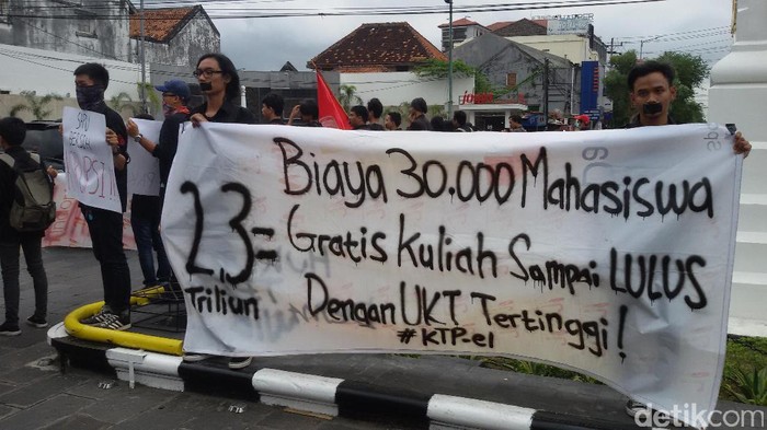 Mahasiswa UGM Demo di Tugu Yogya, Minta KPK Usut Tuntas e-KTP