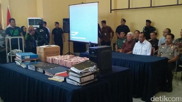 Tenaga Buruh 'Hantu' dan Megapungli di Pelabuhan Samarinda