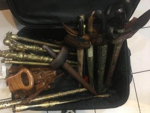 Koleksi Keris Bertahta Emas Milik Bos Pandawa Group
