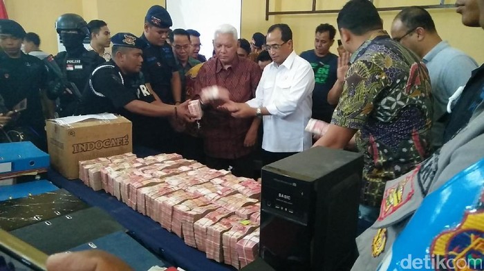 Tenaga Buruh Hantu dan Megapungli di Pelabuhan Samarinda