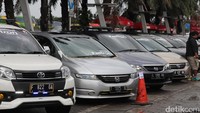 Berbagai mobil mengikuti Fastron Weekend Drive kali ini. Foto: Dadan Kuswaraharja