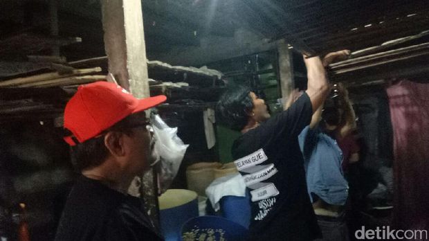 Blusukan ke Klender, Djarot Dicurhati Ibu-ibu Soal Harga Cabai