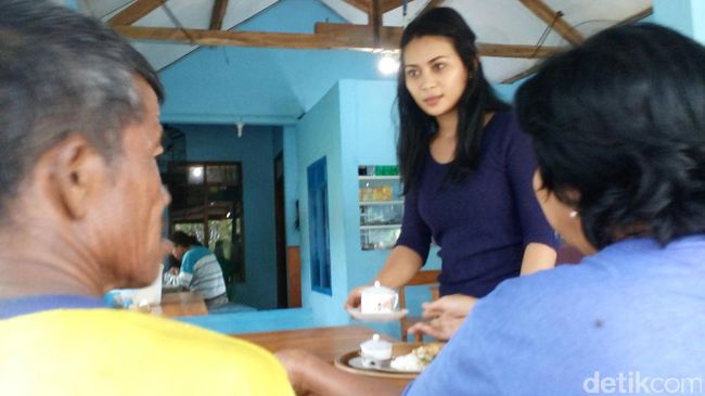 Kenalkan Ini Ita si Cantik Pelayan Warung di Nganjuk