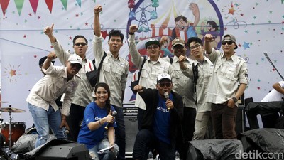 Warga Makassar Berpesta di Karnaval Datsun