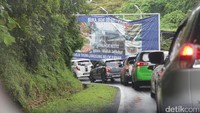 Rombongan peserta Fastron Weekend Drive mulai berdatangan ke Jatiluhur. Foto: Dadan Kuswaraharja