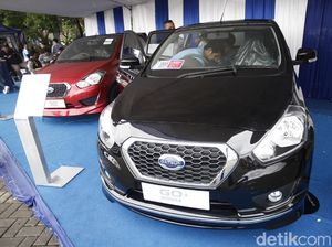 Serunya Karnaval Datsun di Pantai Losari