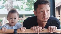 Bjorka dan Ringgo dengan ekspresi yang sama. (Dok. Instagram/sabaidieter)