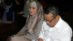 Inneke Koesherawati Dampingi Suami di Persidangan