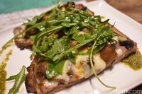 Djule Kofi: Menikmati Kopi Guatemala Aplario Ditemani Cake Vanilla yang Manis Lembut