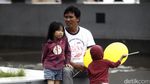Menikmati Akhir Pekan di Pantai Losari