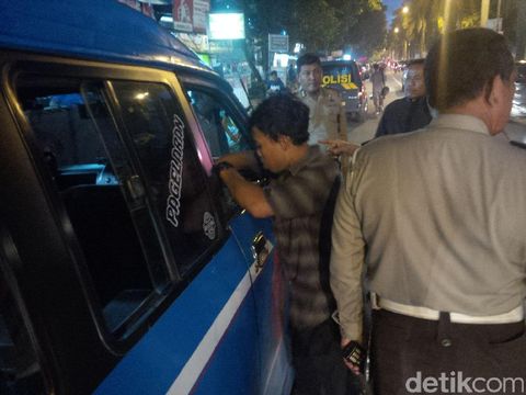 Memanas, Sopir Angkot dan Angkutan Online di Bogor Saling Sweeping