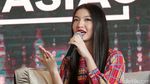 Bibir Merah Raline Shah