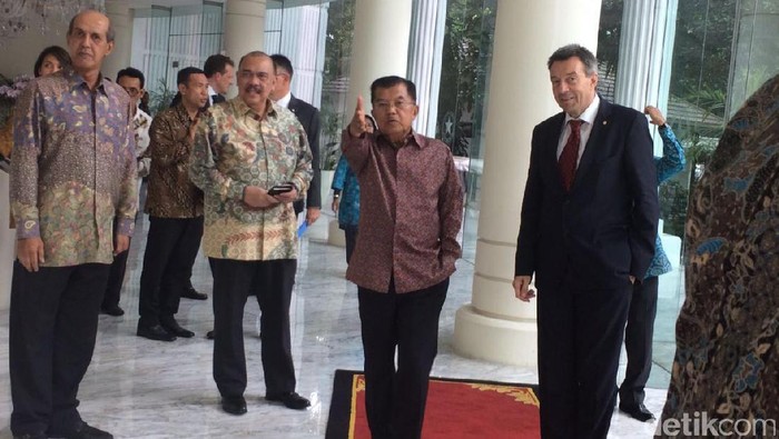 Presiden Palang Merah Internasional Temui Wapres JK