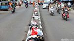 Pembatas Jalan di Pulogadung jadi Tempat Sampah 