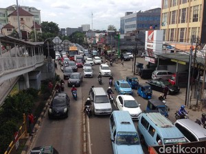 Ada Proyek DDT di Matraman, Polisi Berlakukan Sistem Contraflow