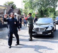 Momen saat mobil Jokowi mogok. 