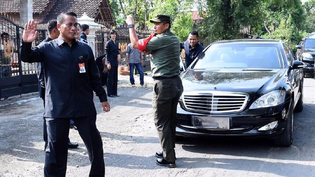Mobil Jokowi Mogok,