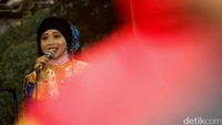 Sinlirik pakesok-kesok yang cukup dominan dimainkan adalah Sinlirik Kappalak Tallumbatua yang merupakan cerita berlatar sejarah perjuangan masyarakat Gowa.