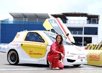 Claire Jedrek, Ratu Balapan Cantik dari Singapura