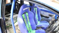 Di interior mobil ini terdapat dasbor carbon white + black, carbon cover belakang stir, carbon stir, carbon handle pintu, carbon dudukan 3 taco, taco Defi Vaccum, Taco Defi Volt, Taco Defi Water Temp, carbon pilar, Taco RPM Defi, carbon dudukan Taco RPM Defi.