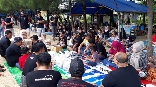 Di Sela Turing dan Kopdar, Komunitas Innova Jatim Gelar Bakso