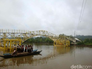 Jembatan Apung Kampung Laut Cilacap Siap Difungsikan