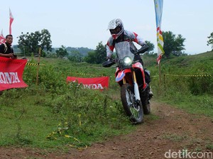 Honda CRF250Rally Dipakai Trabasan di Jawa Tengah