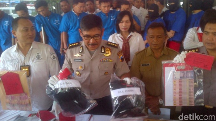 Gadis di Semarang Dipekerjakan sebagai Penari Striptis