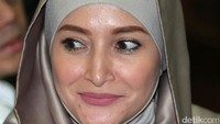 Inneke Koesherawati juga dikenal sebagai brand kosmotik muslimah. Foto: Agung Pambudhy