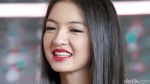 Bibir Merah Raline Shah