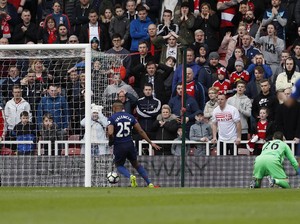 Tentang Blunder Valdes dan Mourinho yang Langsung Ngeluyur Pergi