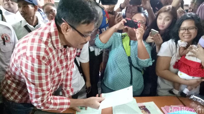 Tinjau Posyandu di Jakbar, Djarot Minta Warga Dilayani dengan Hati