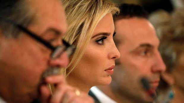 Ivanka Trump kerap mendampingi ayahnya dalam pertemuan penting di Gedung Putih