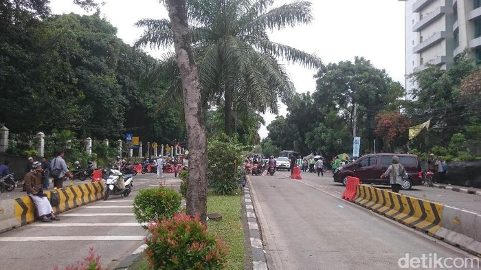 Massa Sidang Ahok Membubarkan Diri, Jl RM Harsono Mulai Dibuka