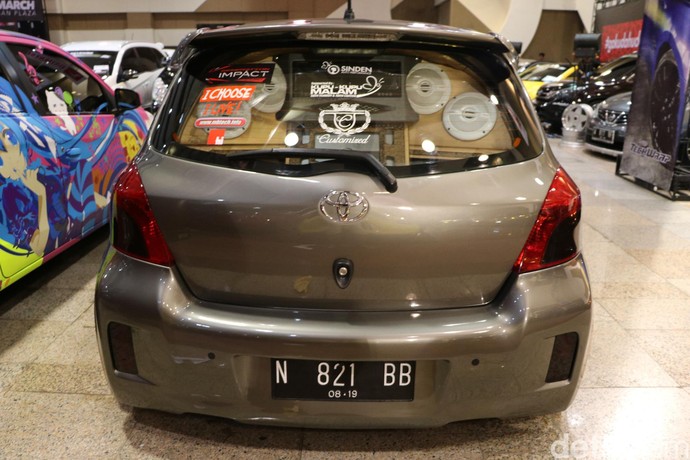  Modifikasi  Toyota Yaris  dengan Interior  Elegan