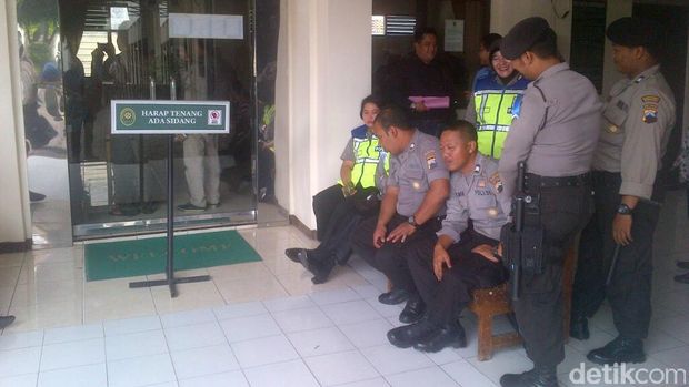 12 Terdakwa Perusak Social Kitchen Jalani Sidang Perdana