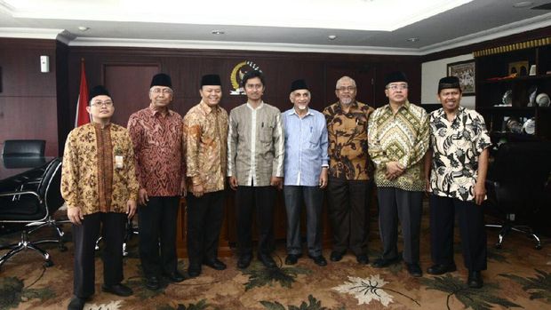 Pimpinan DDII Temui Hidayat Nur Wahid, Singgung Amandemen UUD 45