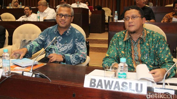 KPU, Bawaslu dan DPR Rapat Evaluasi Pilkada 2017